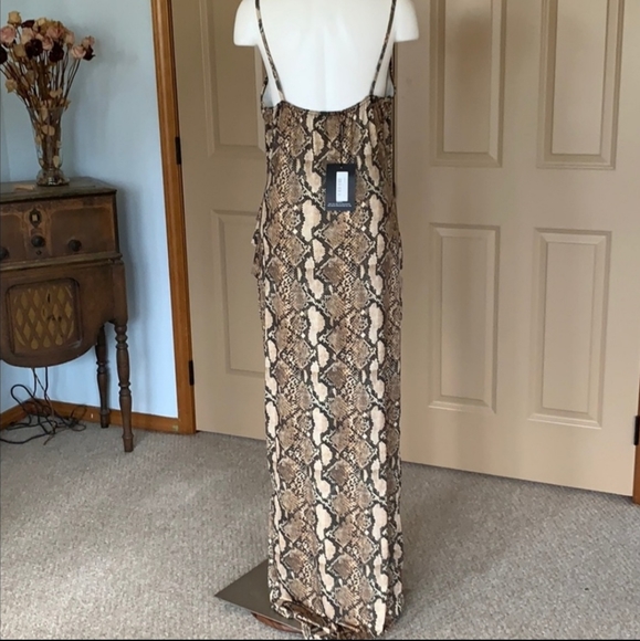 PrettyLittleThing Wrap top snake print maxi dress - Picture 2 of 4